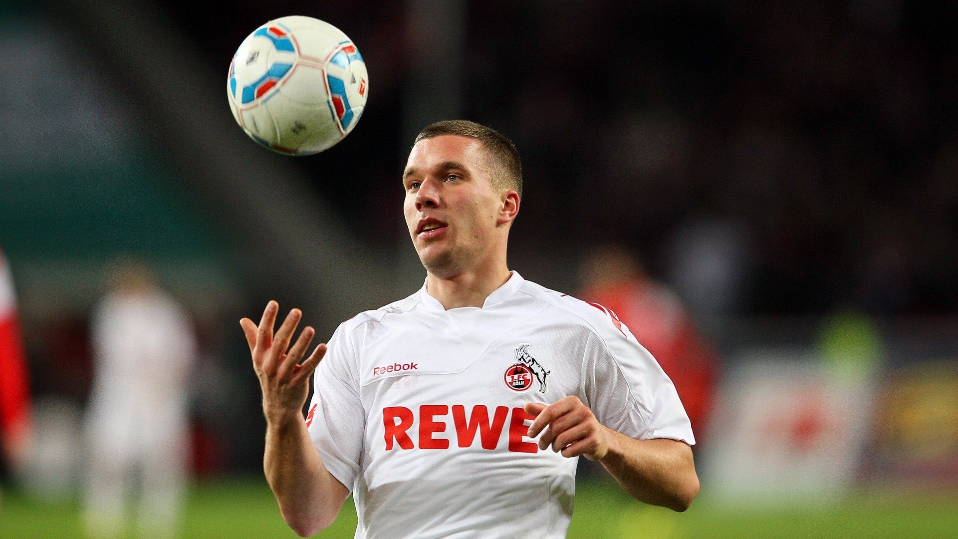 LPL举办电竞运动员伤病预防研讨会，电竞运动员会造成什么损伤