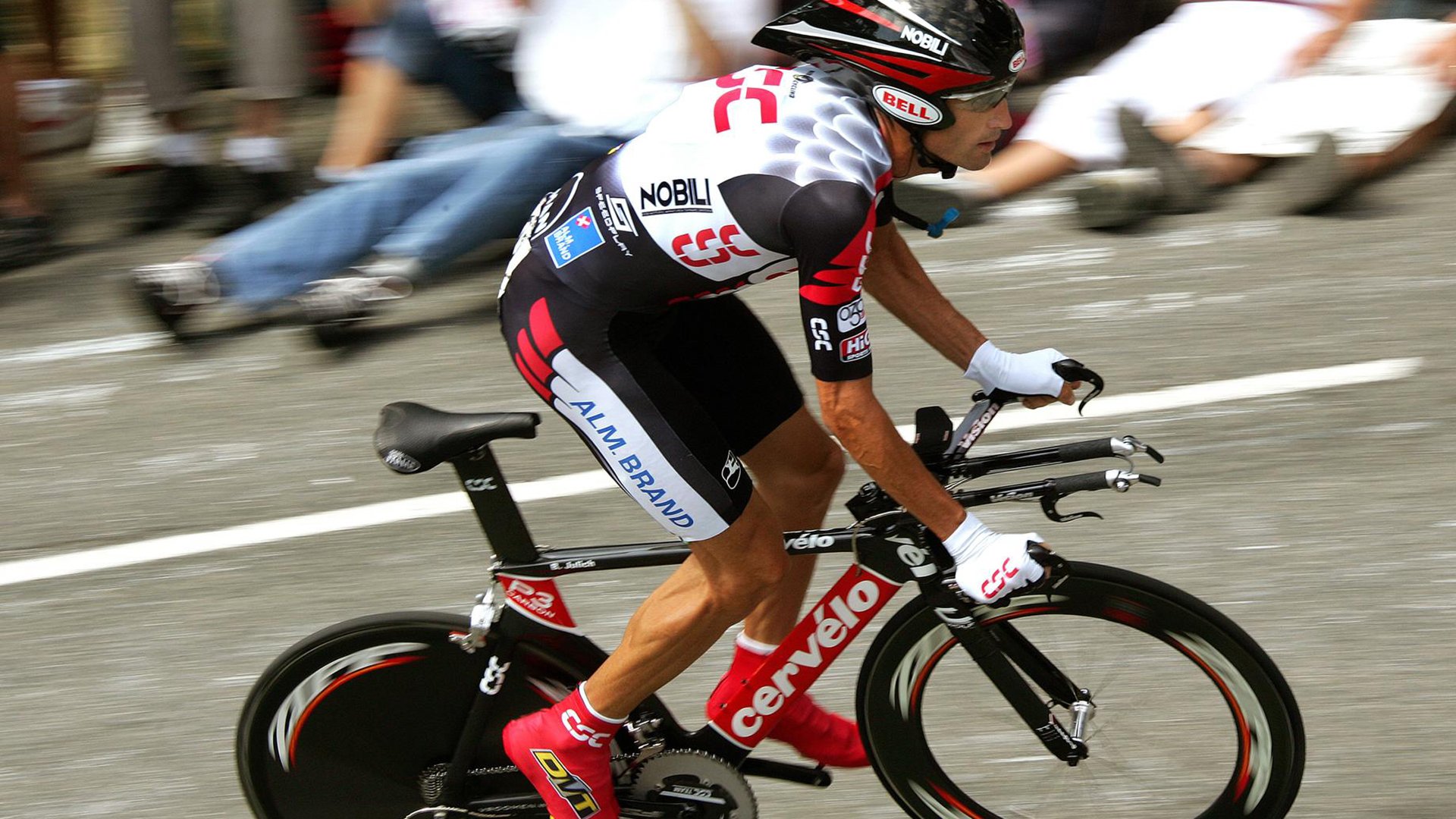 “德甲积分榜快速变动，冠军悬念逐渐揭晓”，德甲 积分